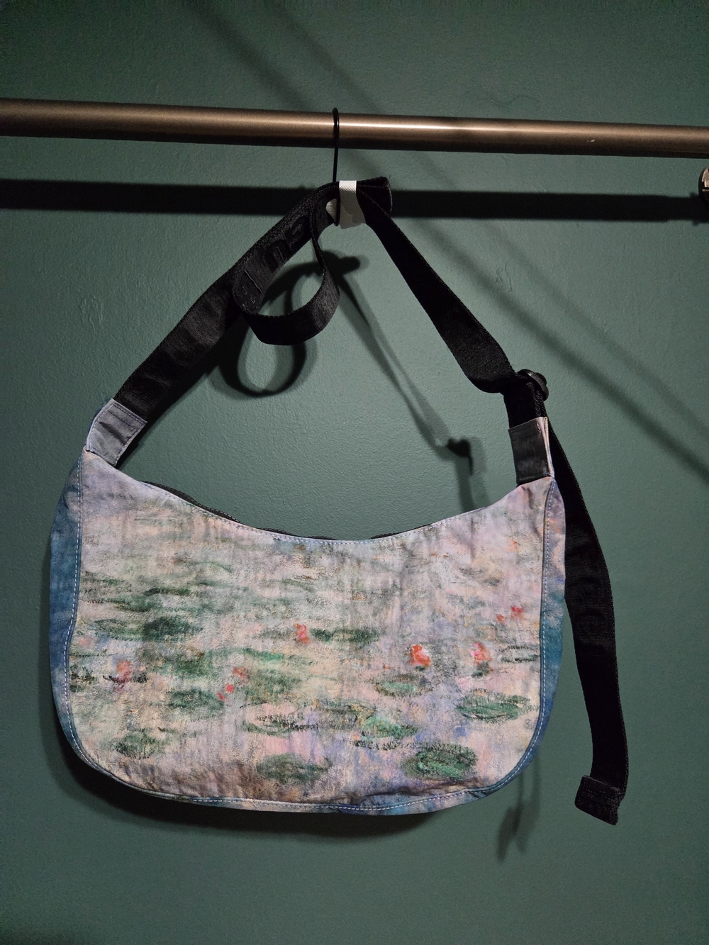 BAGGU X MoMA Monet Medium Crescent - Water Lilies